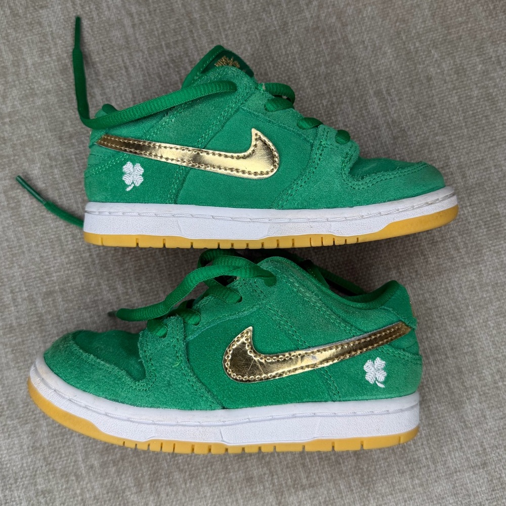 Lucky Nike Shamrock Boys Sneakers Size 9C